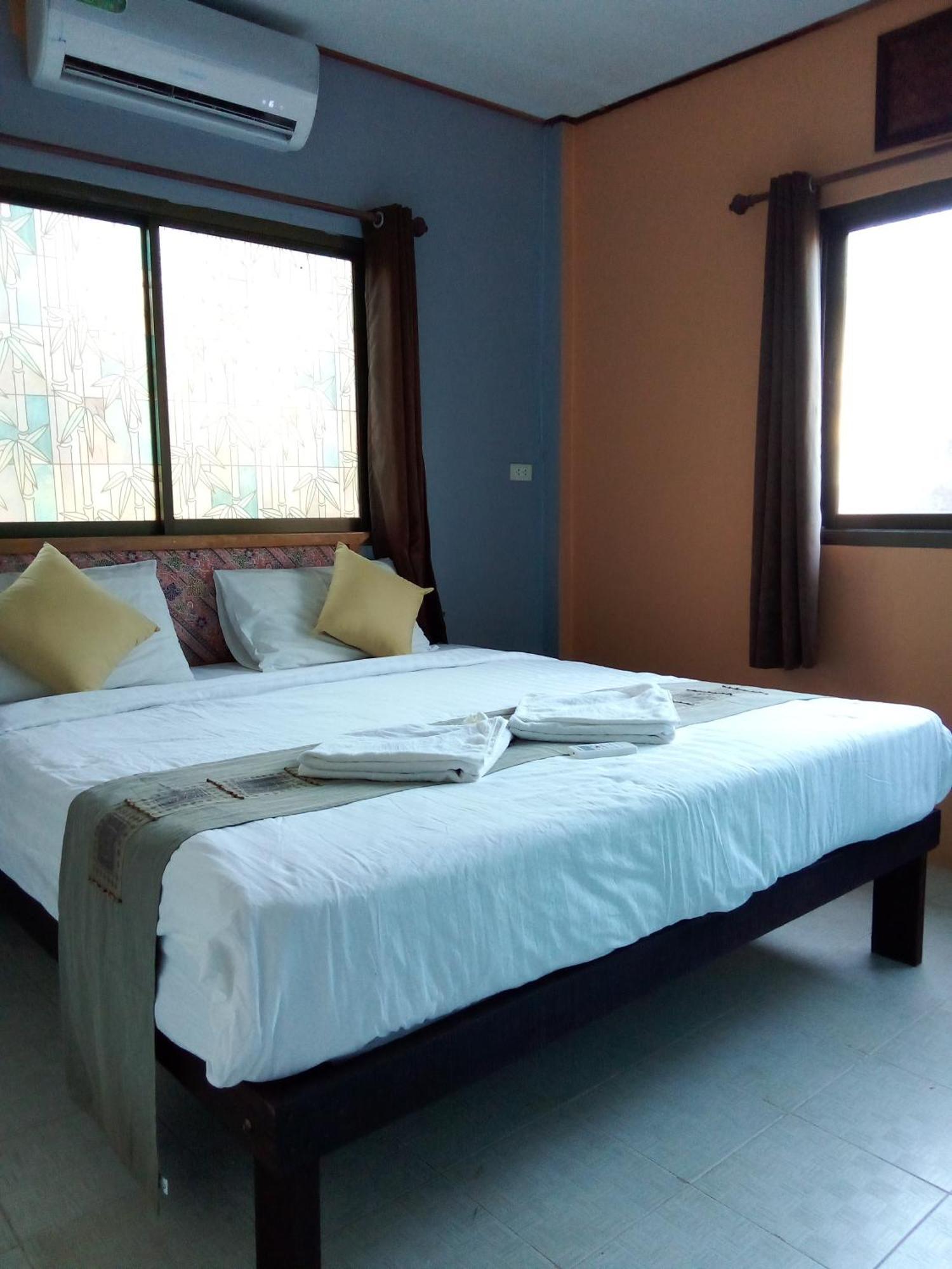 Nin Kantiang Bay Ko Lanta Extérieur photo