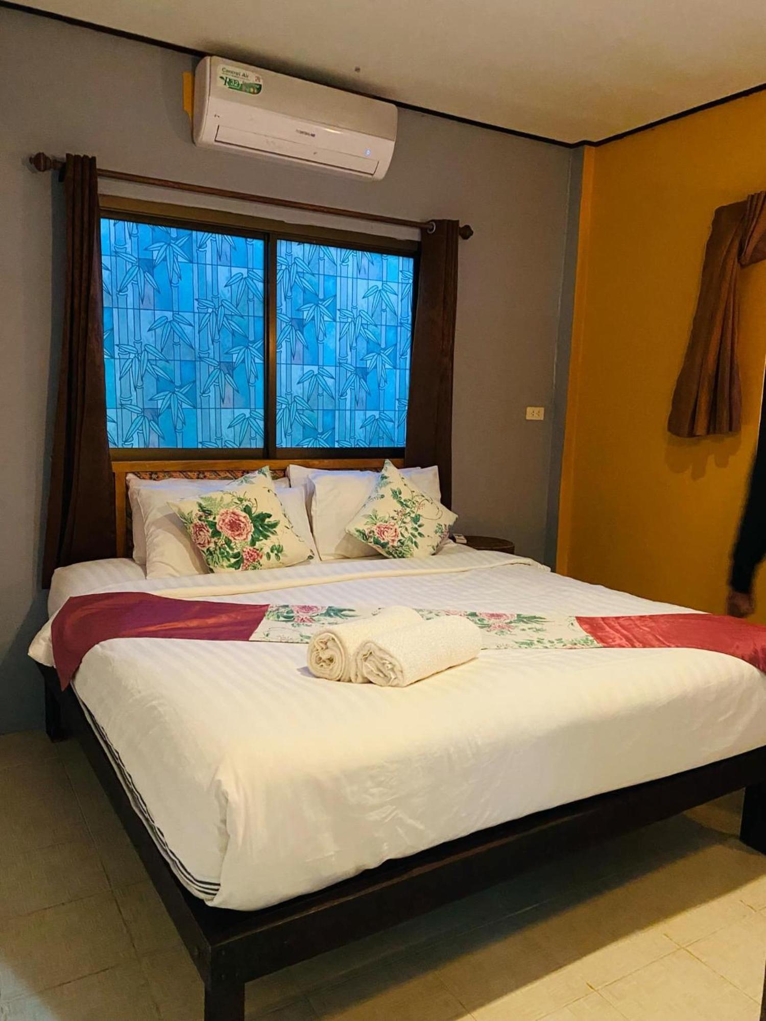 Nin Kantiang Bay Ko Lanta Extérieur photo