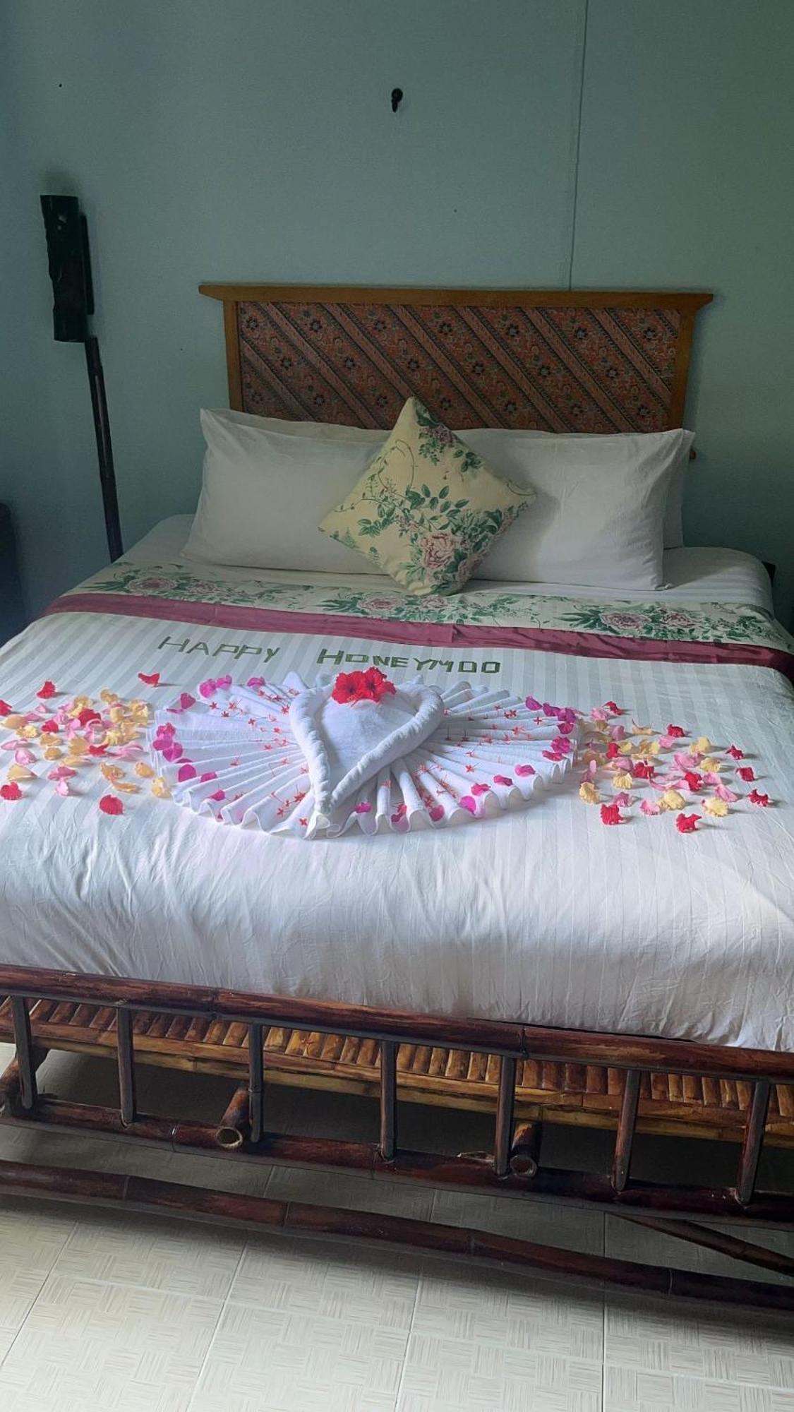 Nin Kantiang Bay Ko Lanta Extérieur photo
